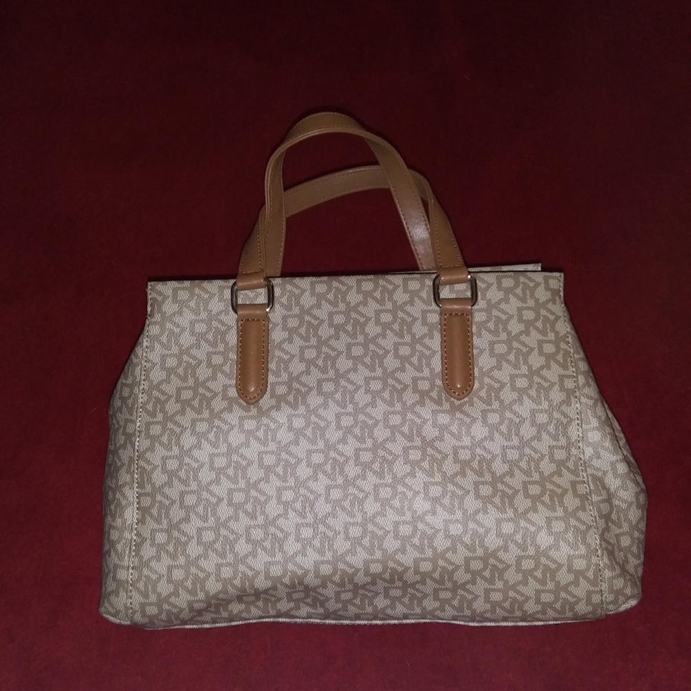 DKNY Handbag Satchel Purse 👛
